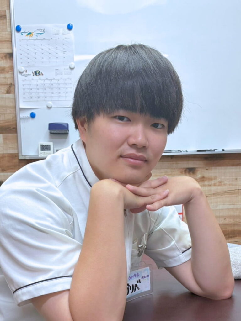苅部　功真（かりべ　たくま）